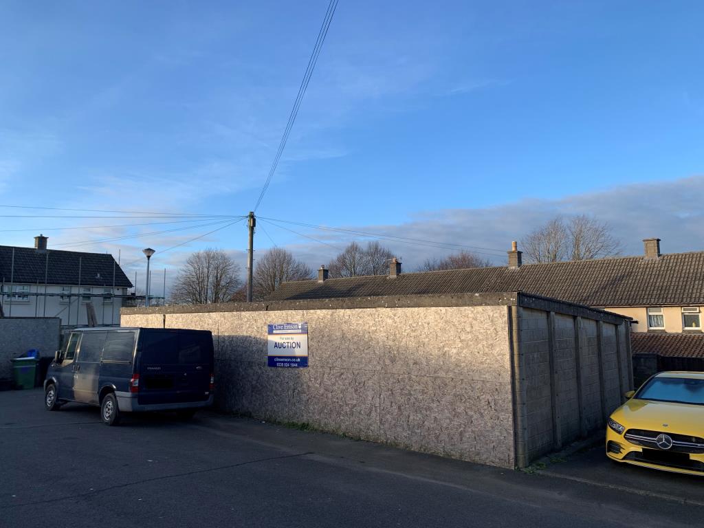 Lot: 78 - BLOCK OF FIVE VACANT GARAGES FOR REPAIR -